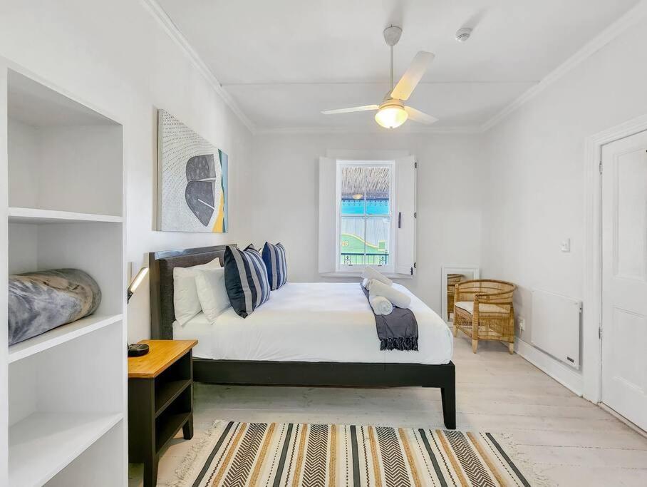Contemporary And Stylish In Observatory *