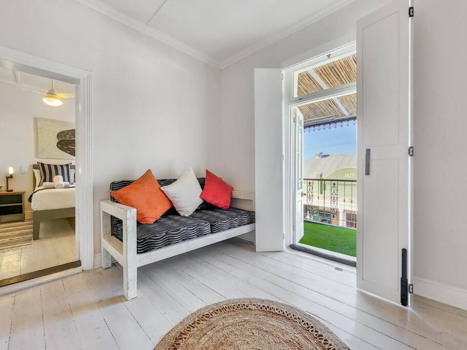 Contemporary And Stylish In Observatory * Cape Town